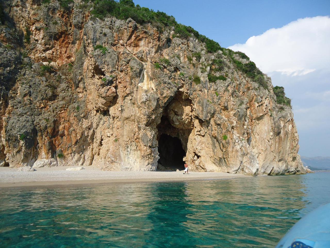 Shpella e Pellumbave (Pigeon Cave) — sea cave near Saranda